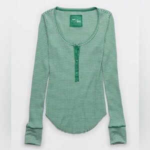 Aerie long sleeve fitted henley t-shirt size XS  color green/white NWT